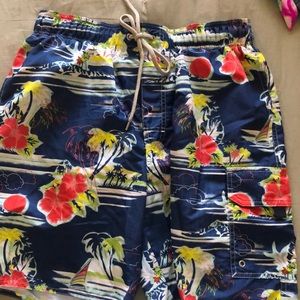 Croft and barrow men’s swim trunks size medium